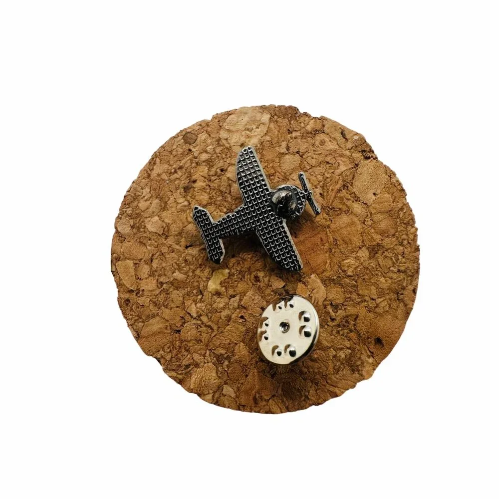 ☀️Vintage Aircraft Lapel Enamel Pin Metal Airplane Brooch Aviation Enthusiast☀️ - Picture 3 of 5